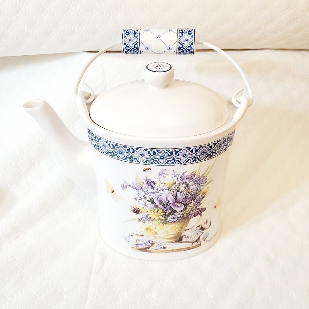 Hallmark Nature's Sketchbook VTG Marjolein Bestin Flower Tea/Coffee Kettle